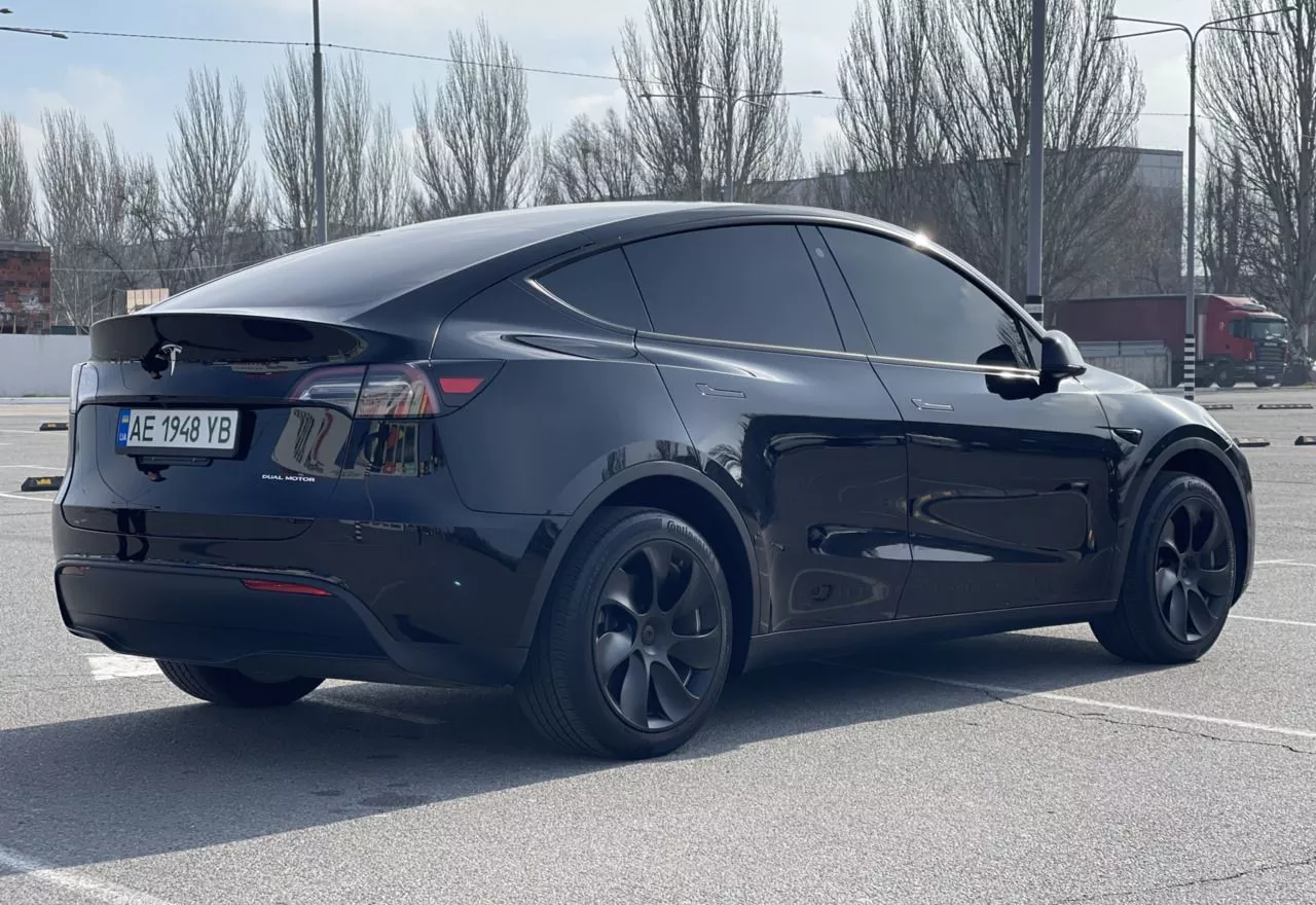 Tesla Model Y  80.5 kWh 2023181