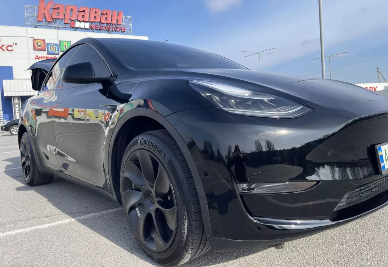 Tesla Model Y  80.5 kWh 2023221