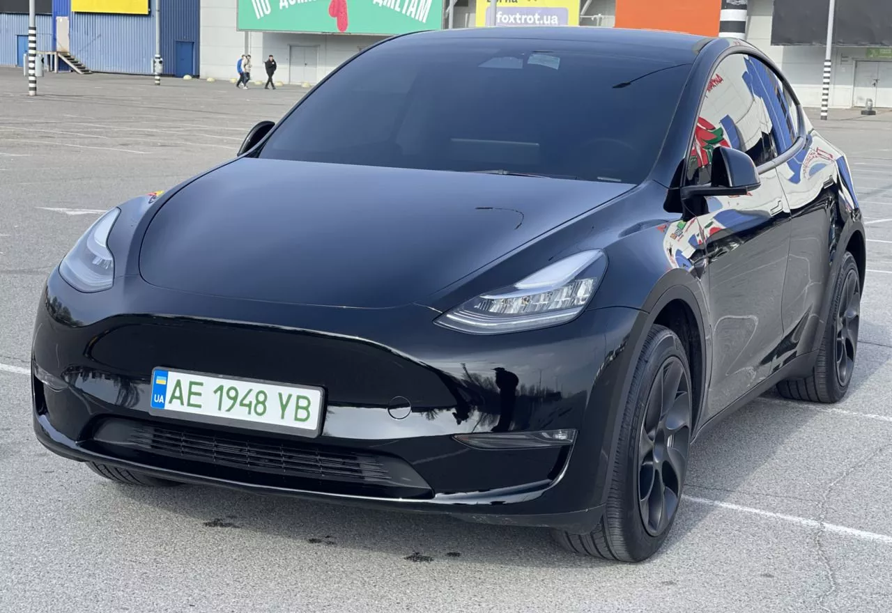 Tesla Model Y  80.5 kWh 2023241