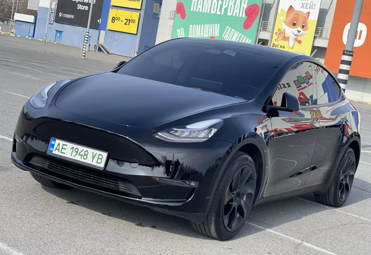 Tesla Model Y  80.5 kWh 2023251