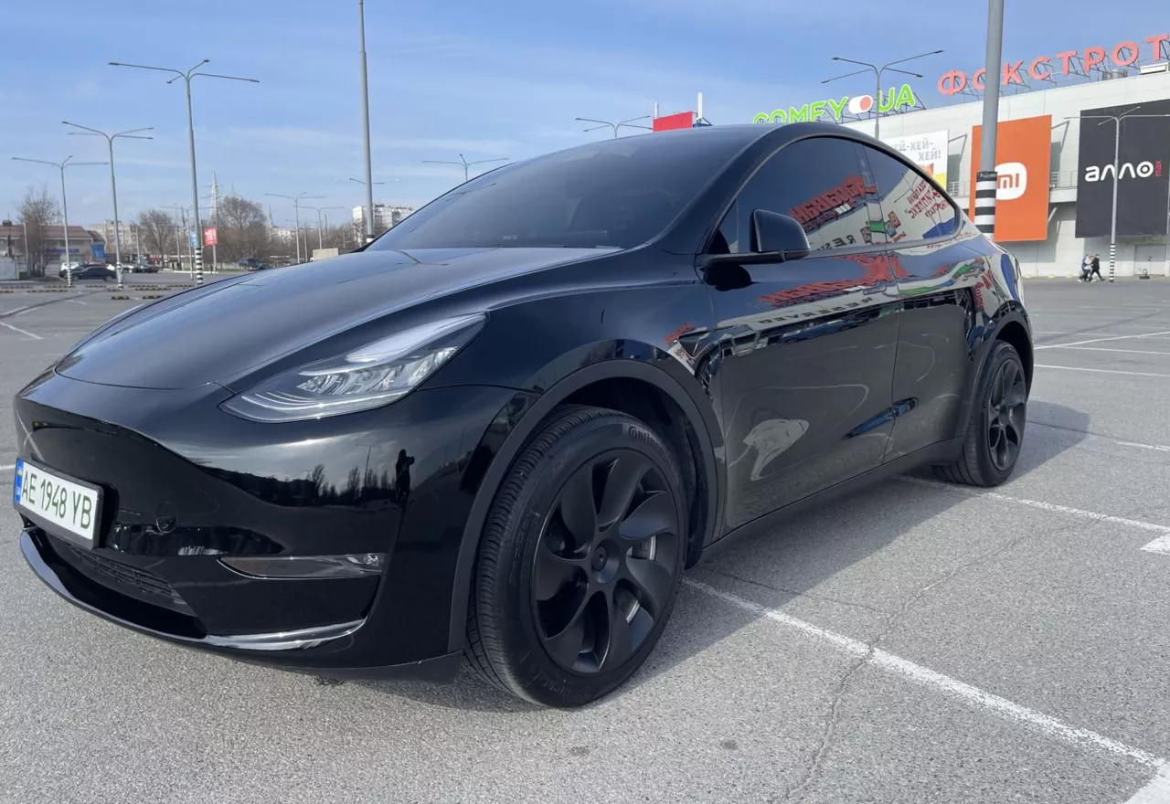 Tesla Model Y  80.5 kWh 2023261