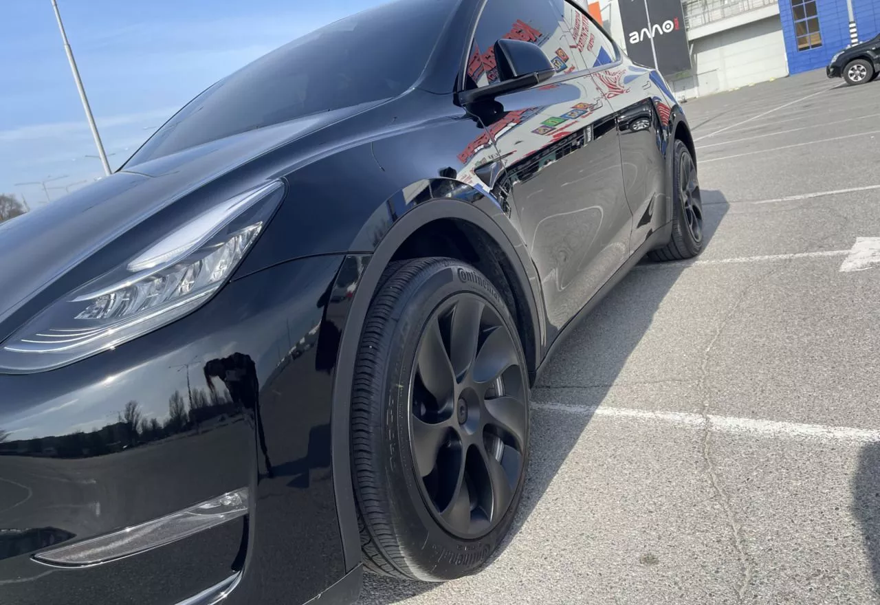 Tesla Model Y  80.5 kWh 2023281