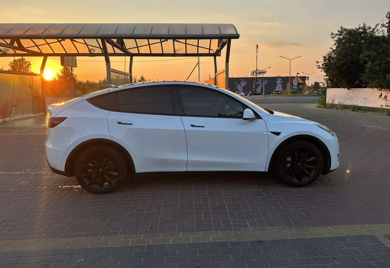 Tesla Model Y  70 kWh 202011