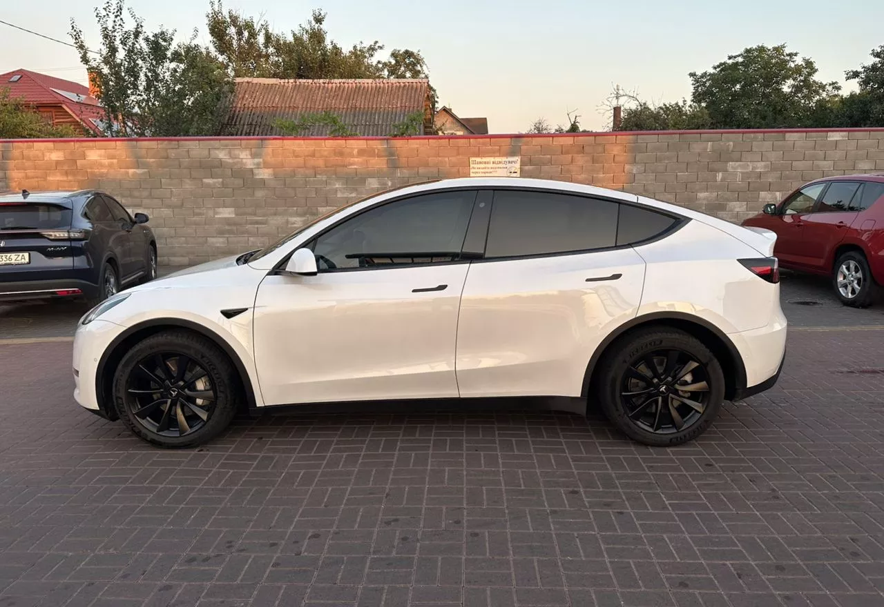 Tesla Model Y  70 kWh 202021