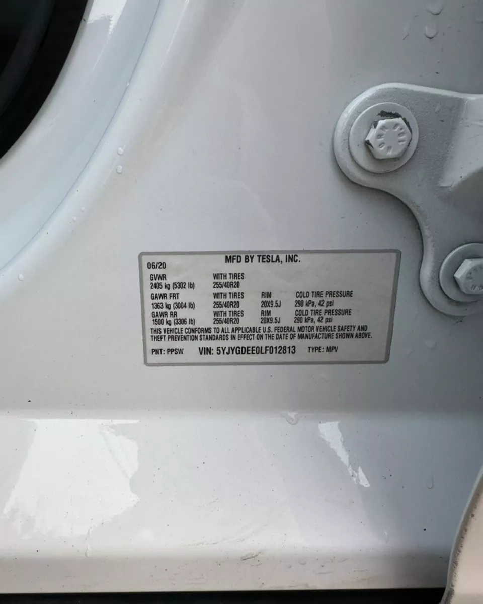 Tesla Model Y  70 kWh 2020141