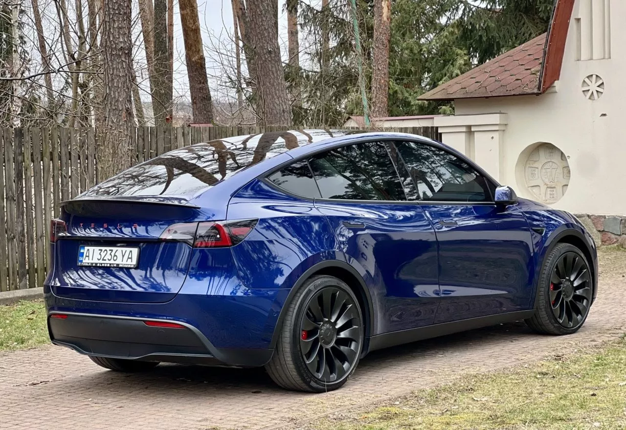 Tesla Model Y  80.5 kWh 2020131