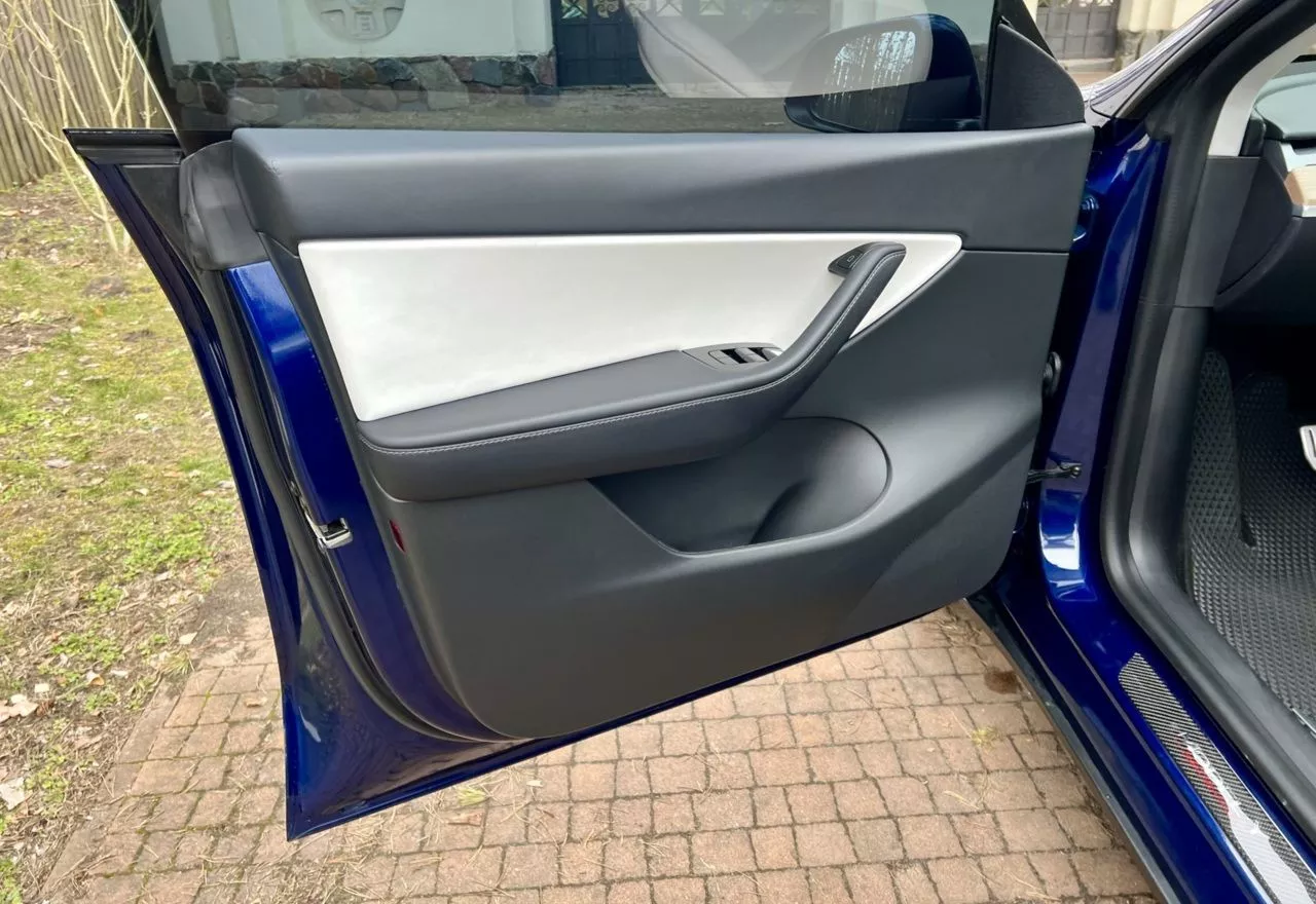 Tesla Model Y  80.5 kWh 2020241