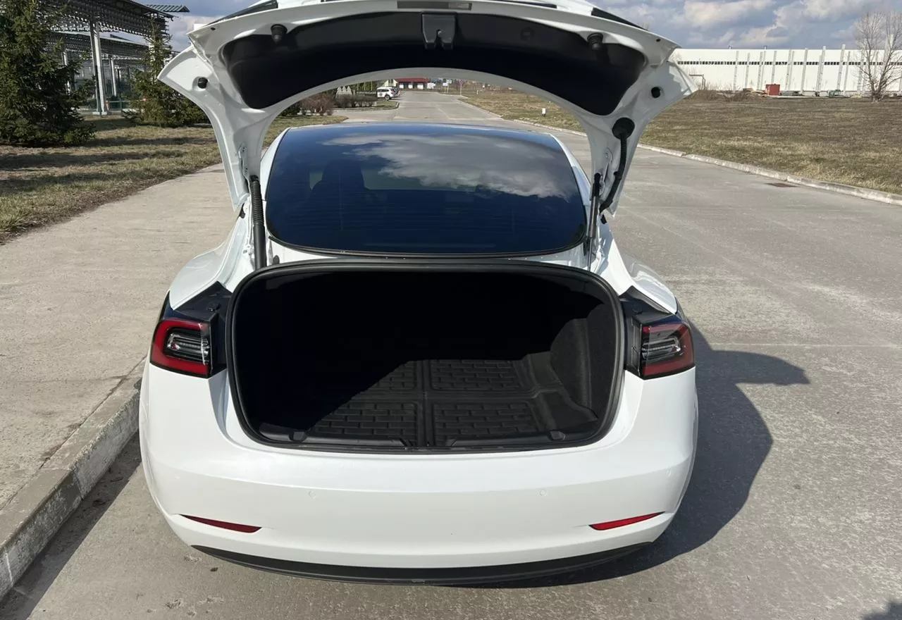 Tesla Model 3  80.5 kWh 2020211