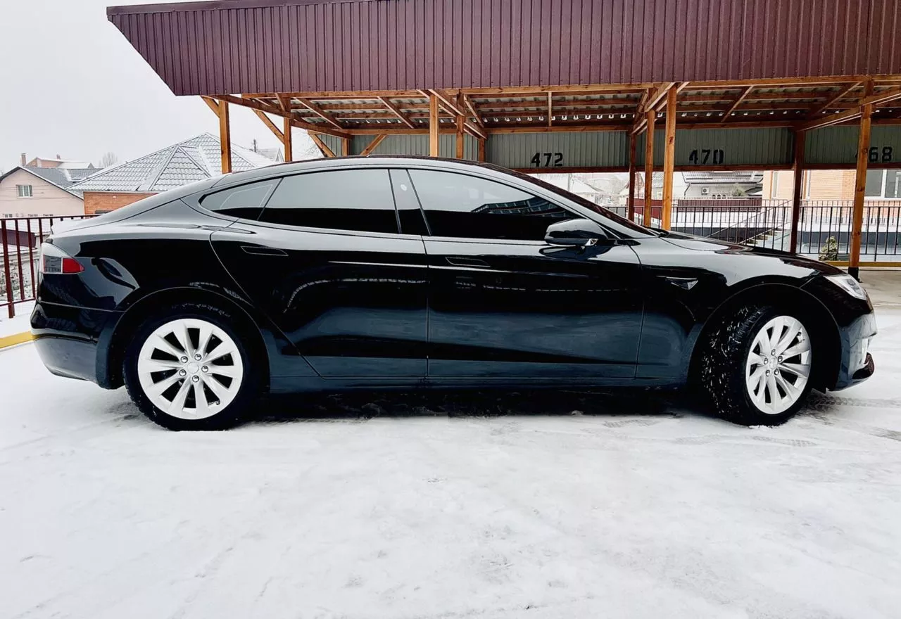 Tesla Model S  90 kWh 201651