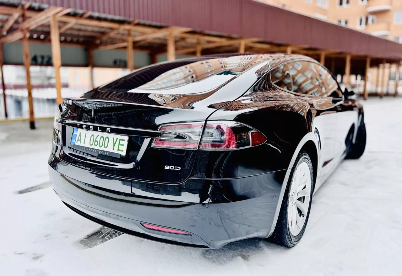 Tesla Model S  90 kWh 201661