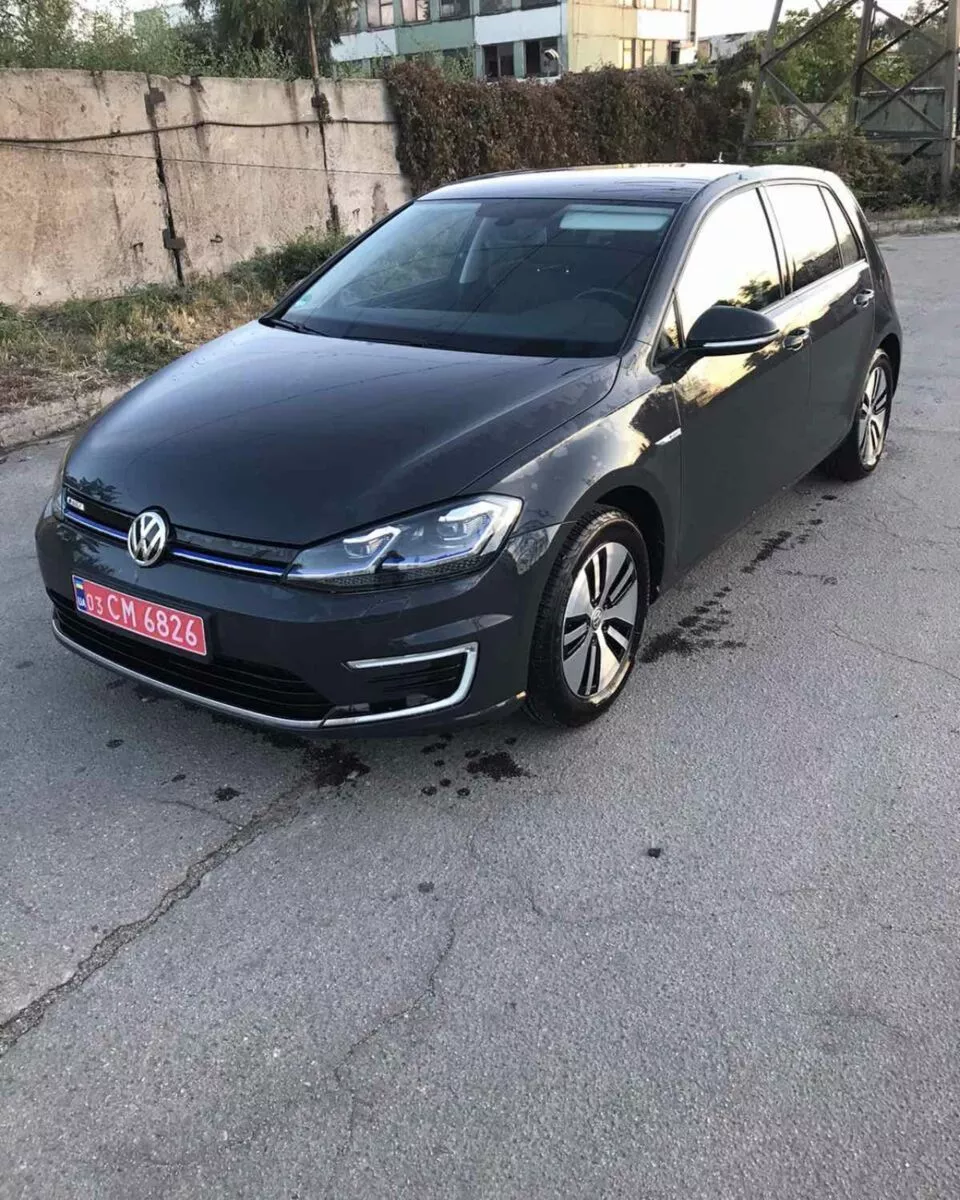 Volkswagen e-Golf  202001