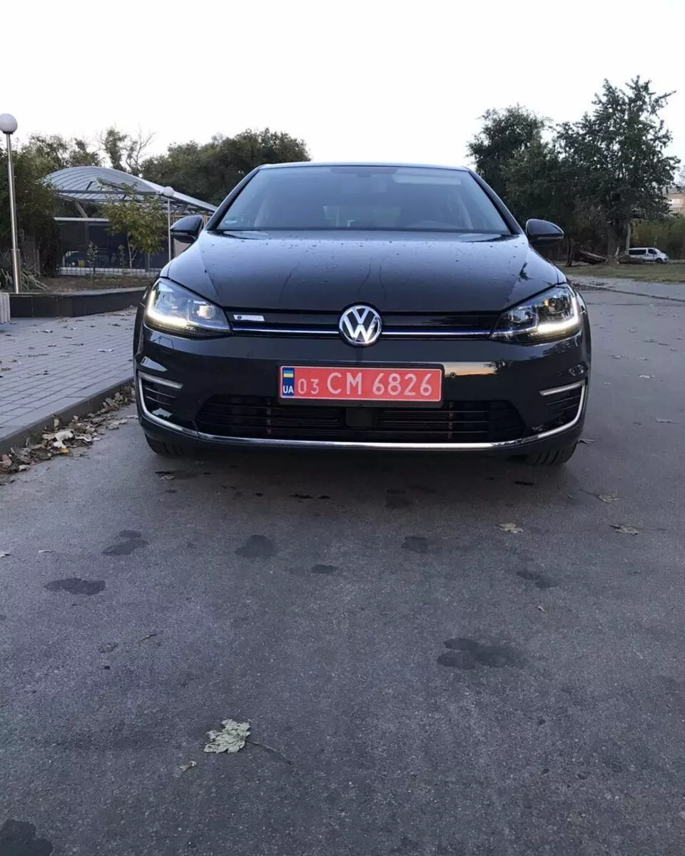 Volkswagen e-Golf  2020111