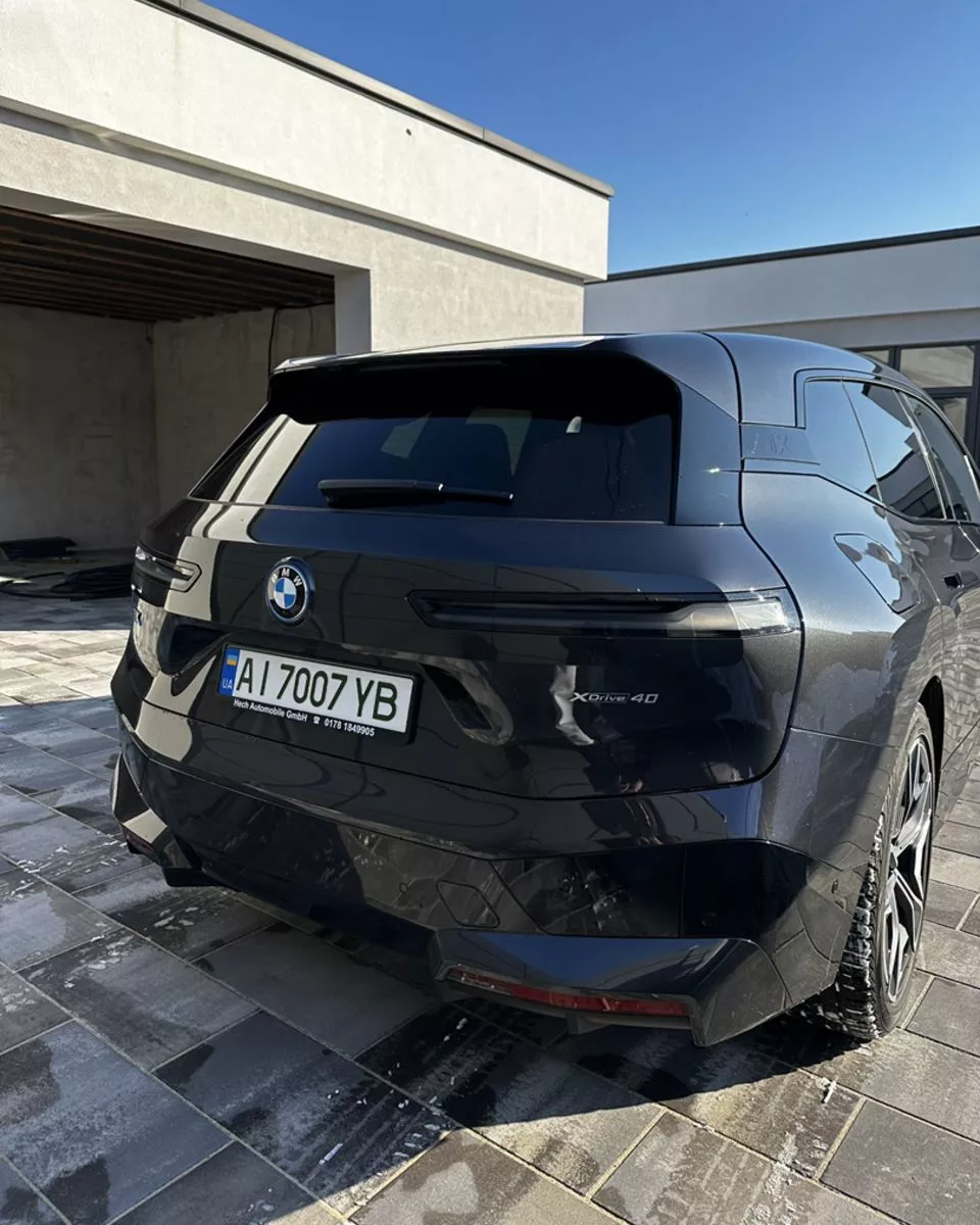 BMW iX  76.6 kWh 202231