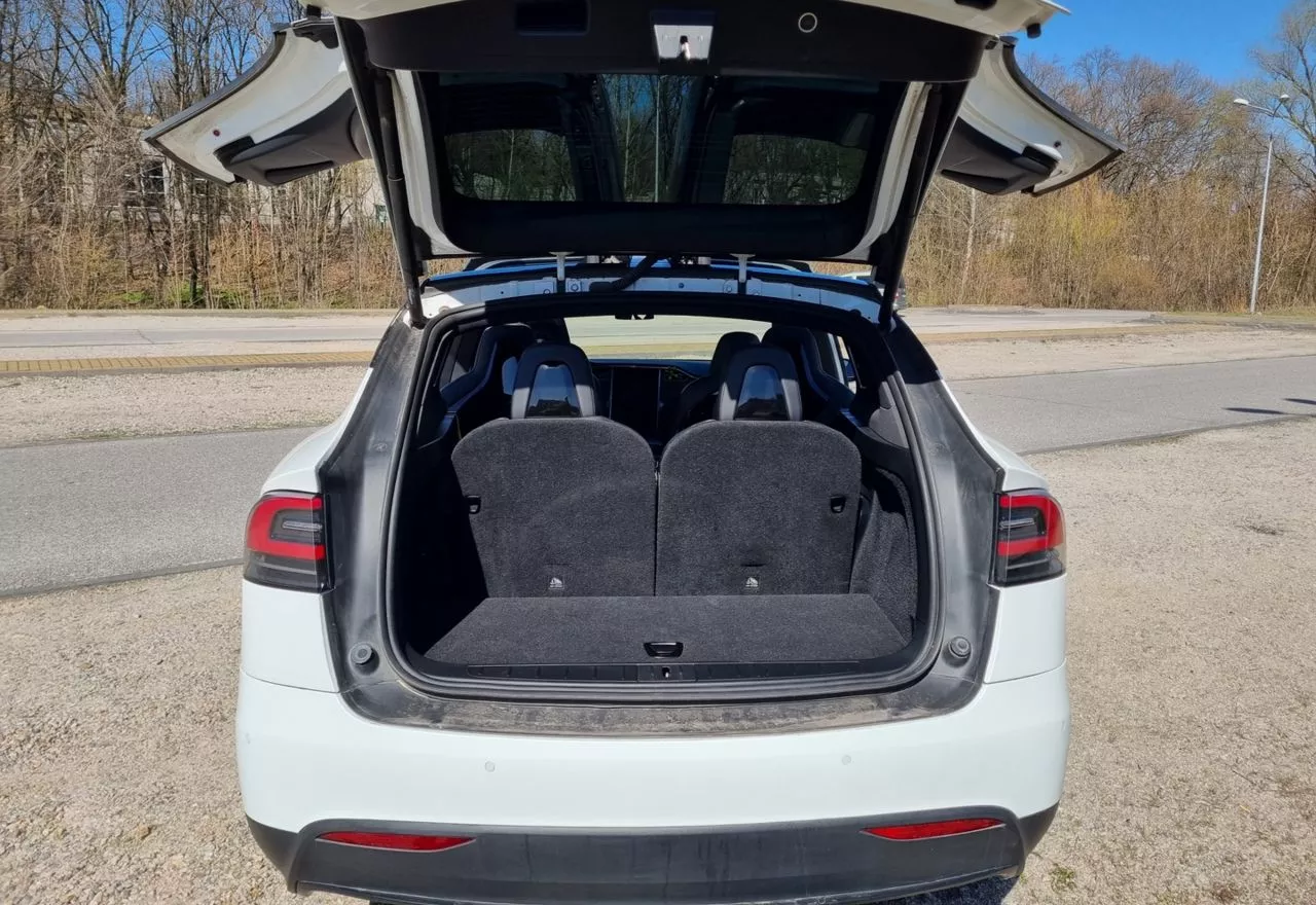 Tesla Model X  2016151