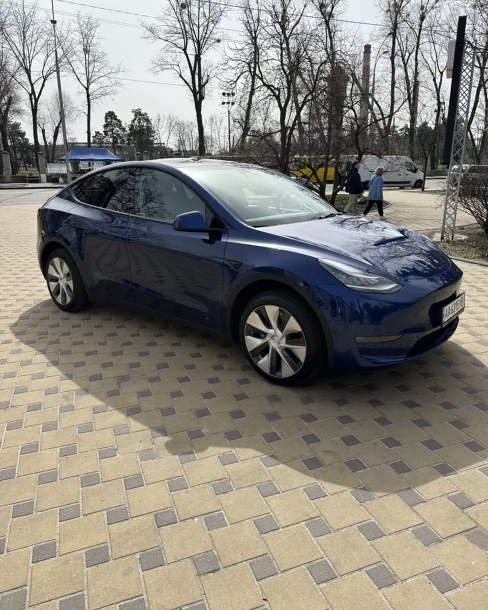 Tesla Model Y  75 kWh 2021111