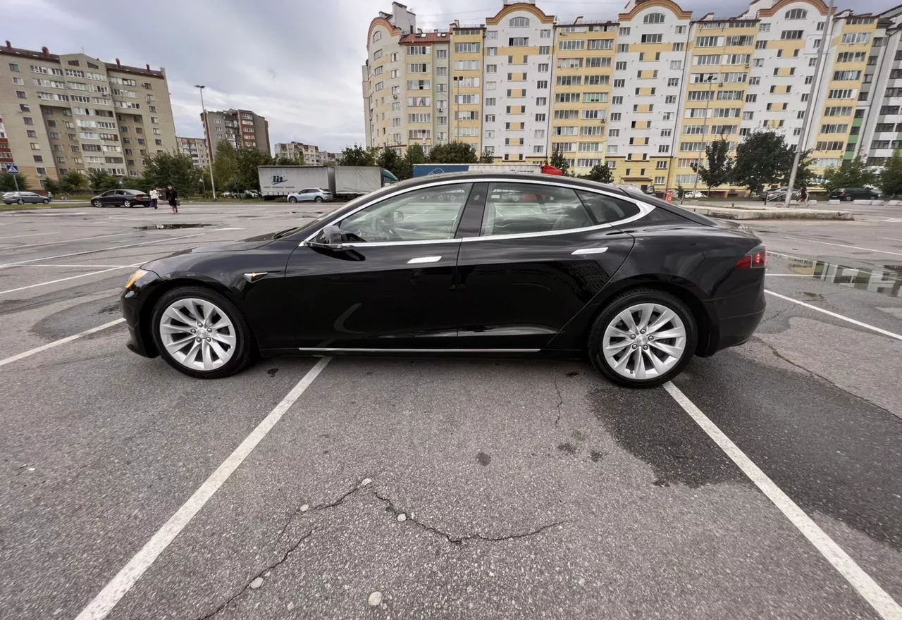 Tesla Model S  90 kWh 2017121