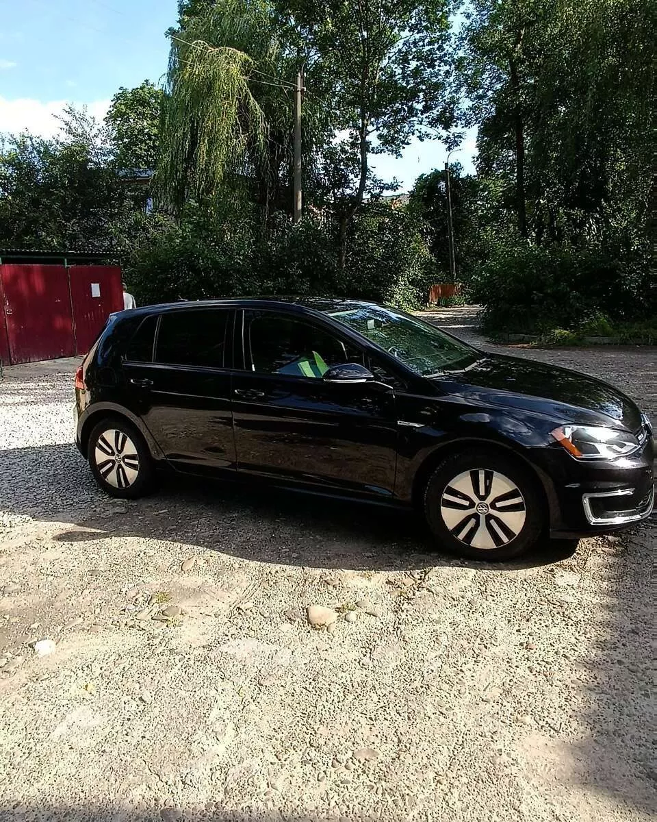 Volkswagen e-Golf  24 kWh 2015201