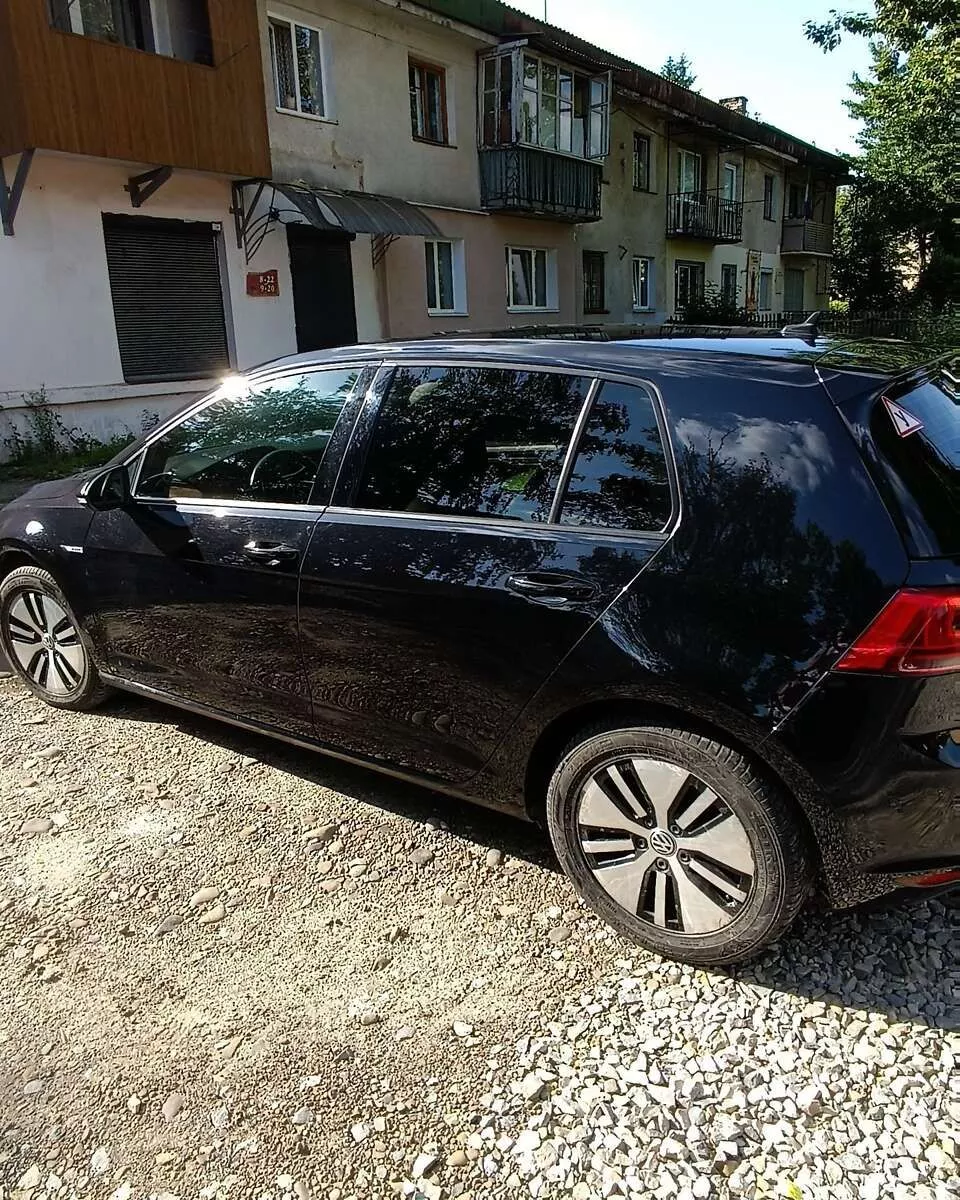 Volkswagen e-Golf  24 kWh 2015231