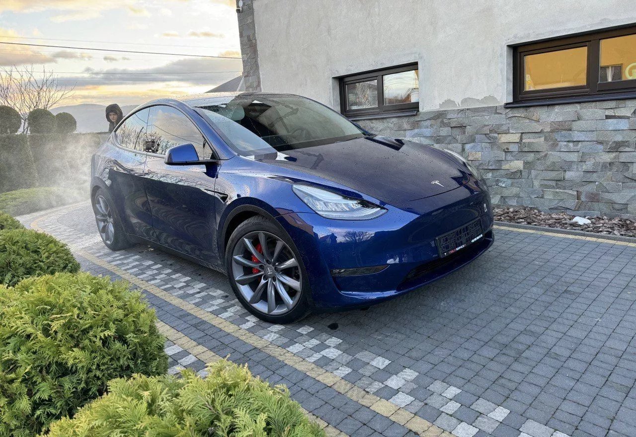 Tesla Model Y  75 kWh 202001