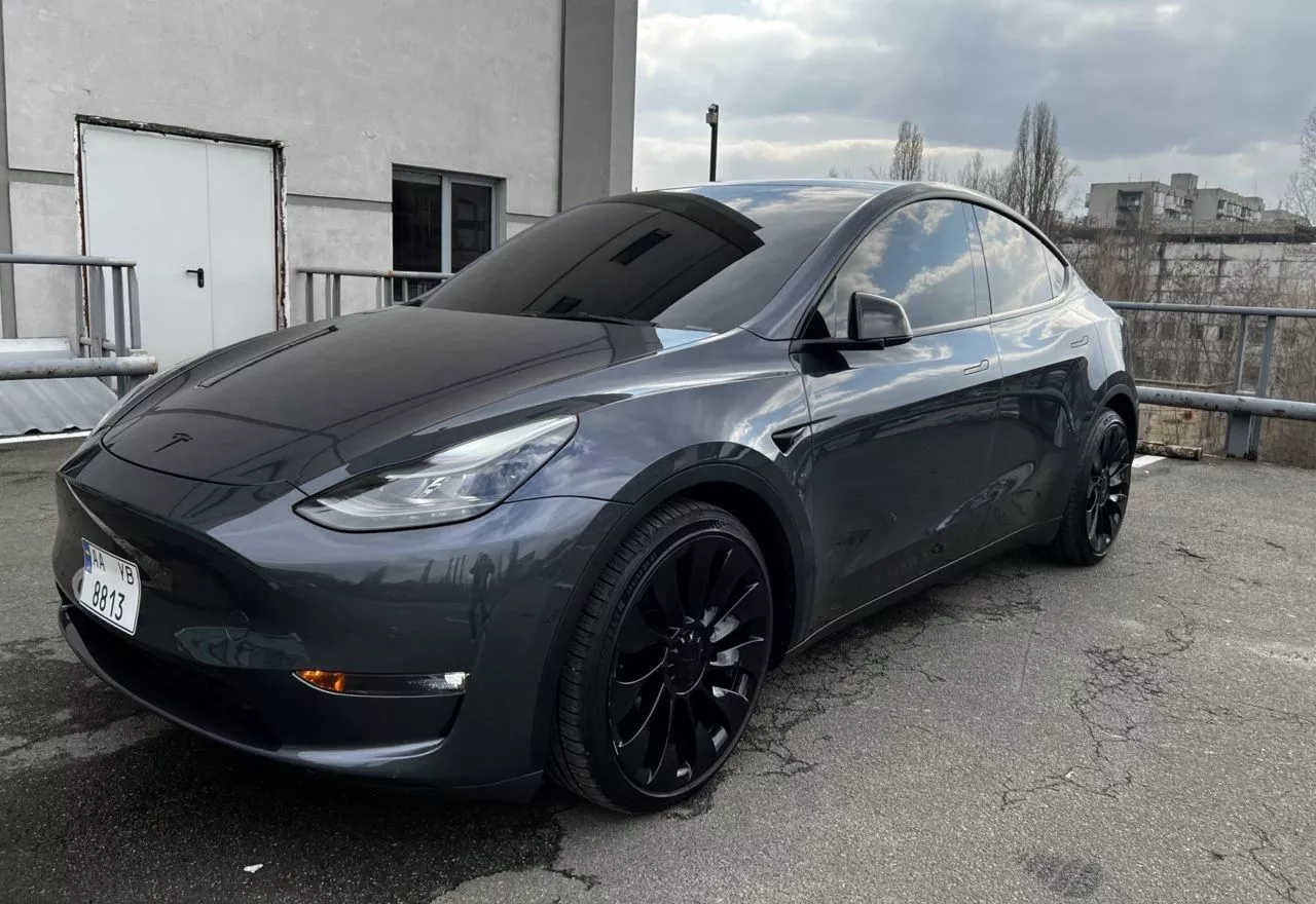 Tesla Model Y 