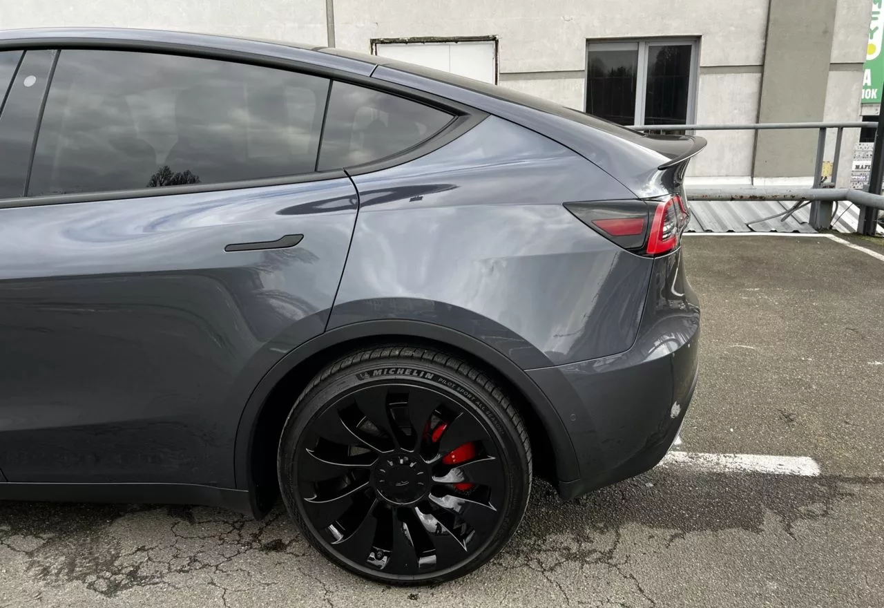 Tesla Model Y  82 kWh 202261