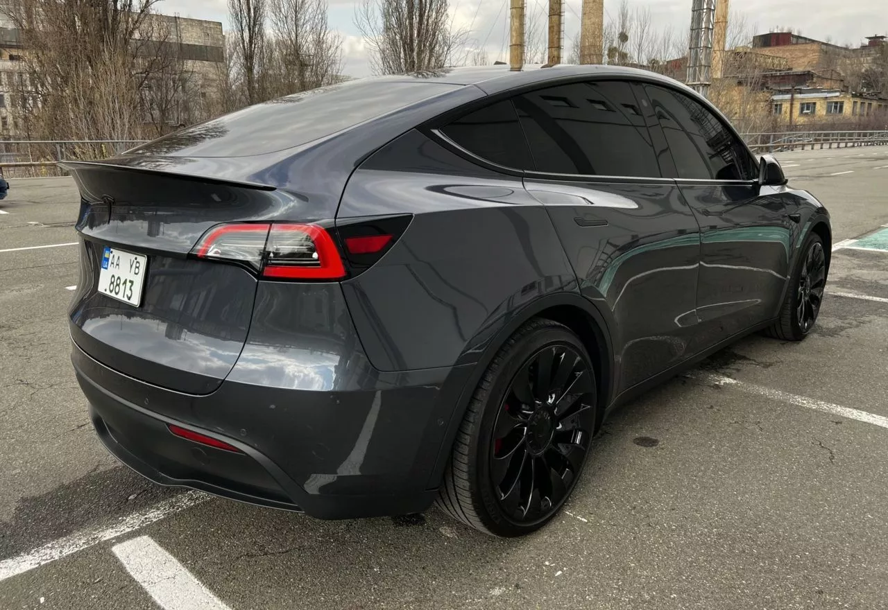 Tesla Model Y  82 kWh 2022101