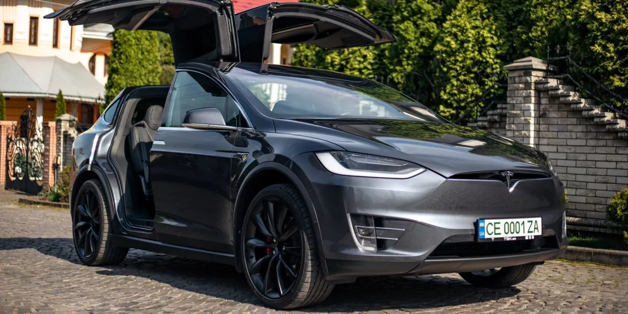 Tesla Model X 