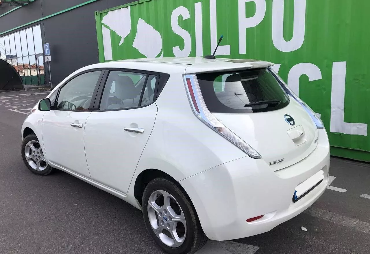 Nissan Leaf  201241