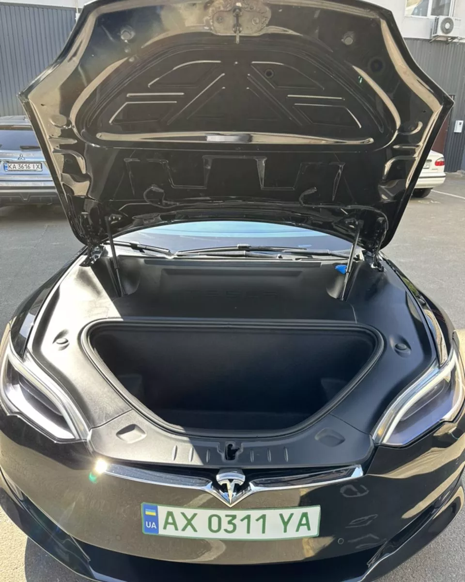 Tesla Model S  100 kWh 2019121