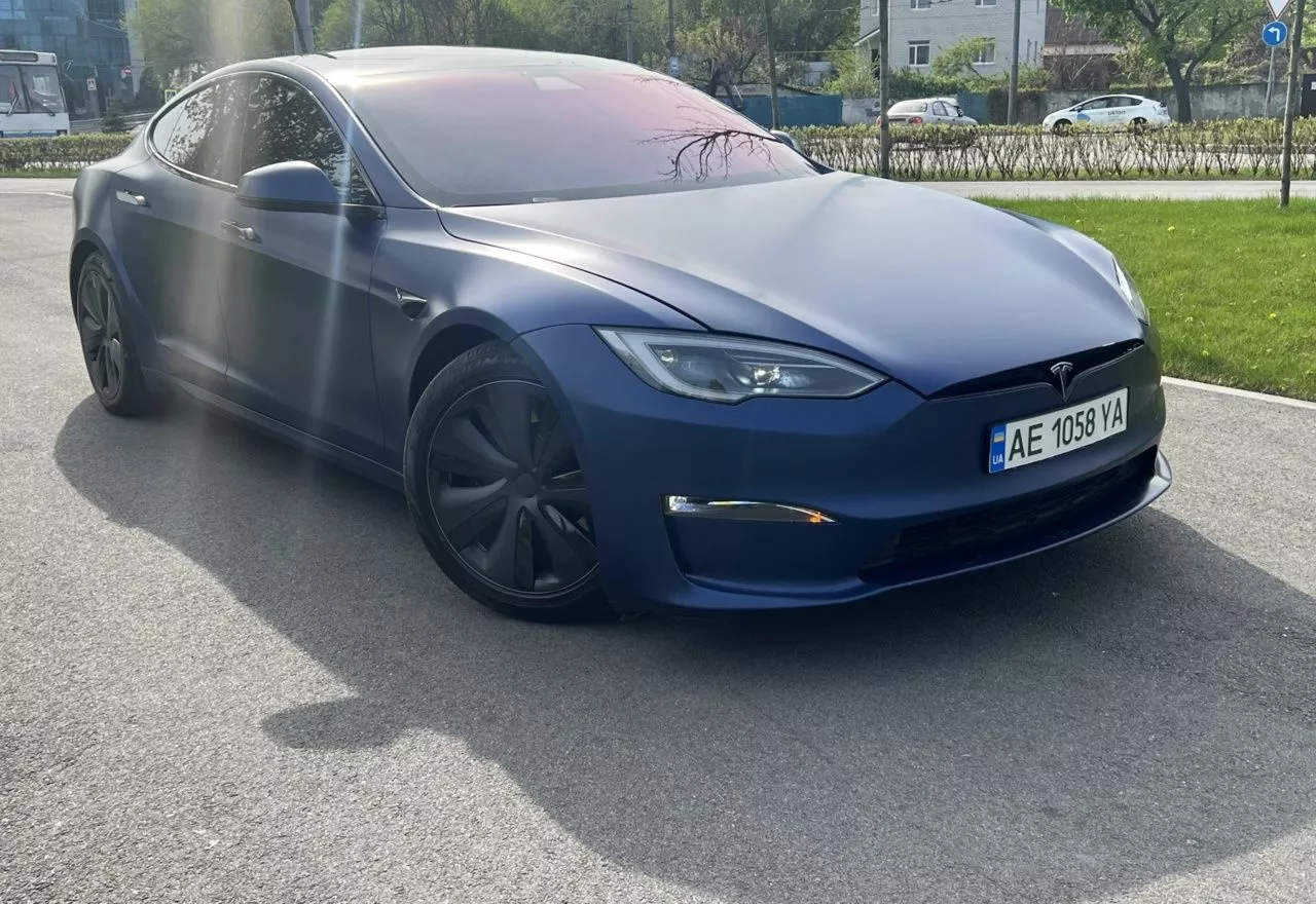 Tesla Model S 