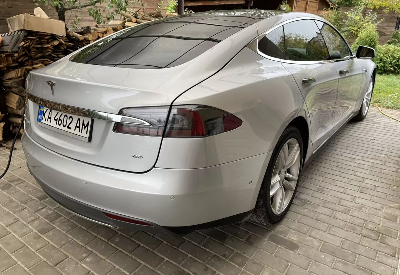 Tesla Model S  85 kWh 201421