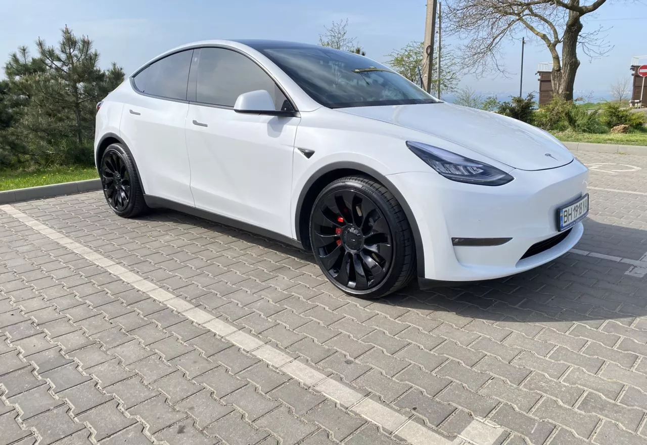 Tesla Model Y  80.5 kWh 202001