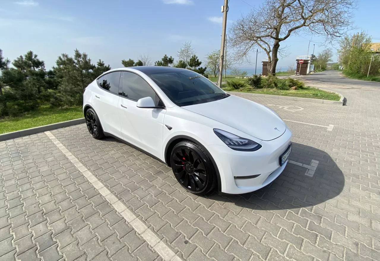 Tesla Model Y  80.5 kWh 202021