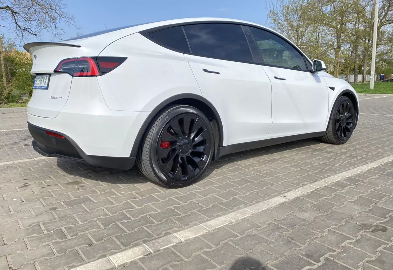 Tesla Model Y  80.5 kWh 202031