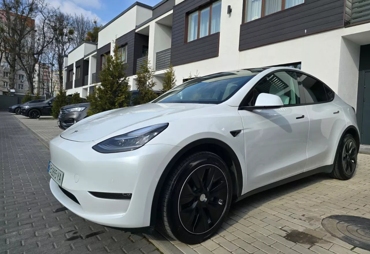 Tesla Model Y  202101