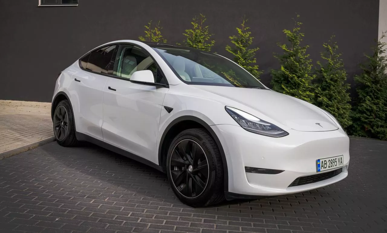 Tesla Model Y  2021121