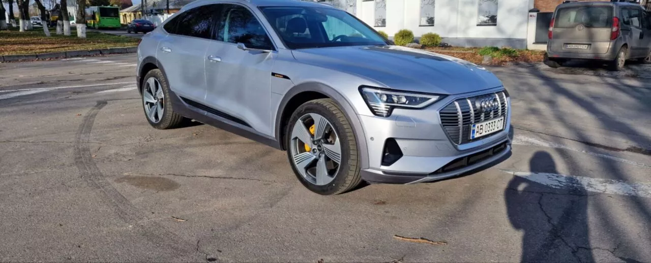 Audi E-tron 