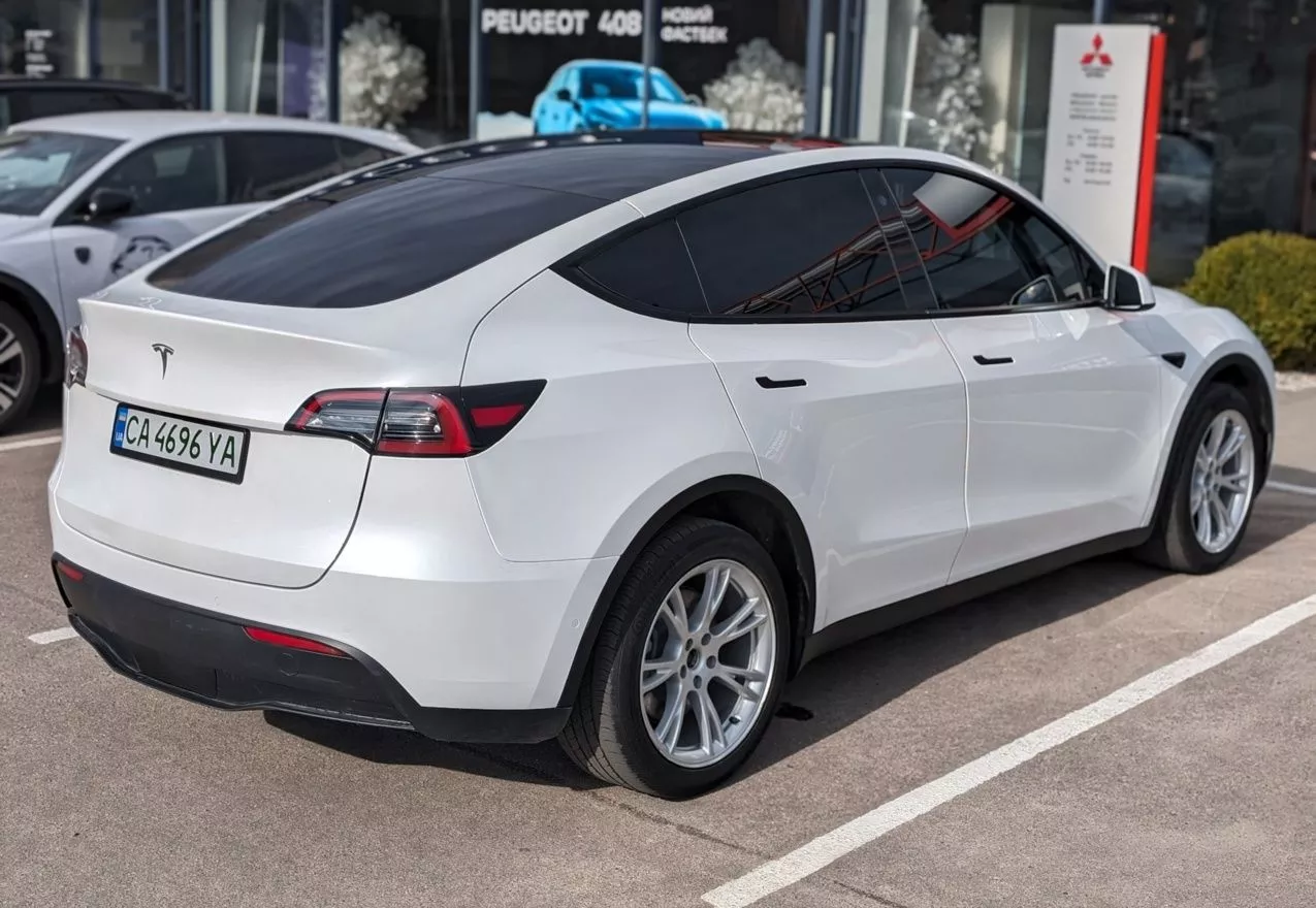 Tesla Model Y  65 kWh 202111