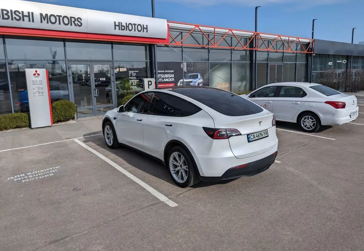 Tesla Model Y  65 kWh 202121