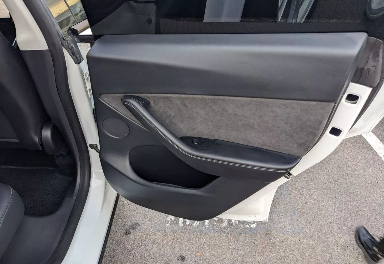 Tesla Model Y  65 kWh 2021131