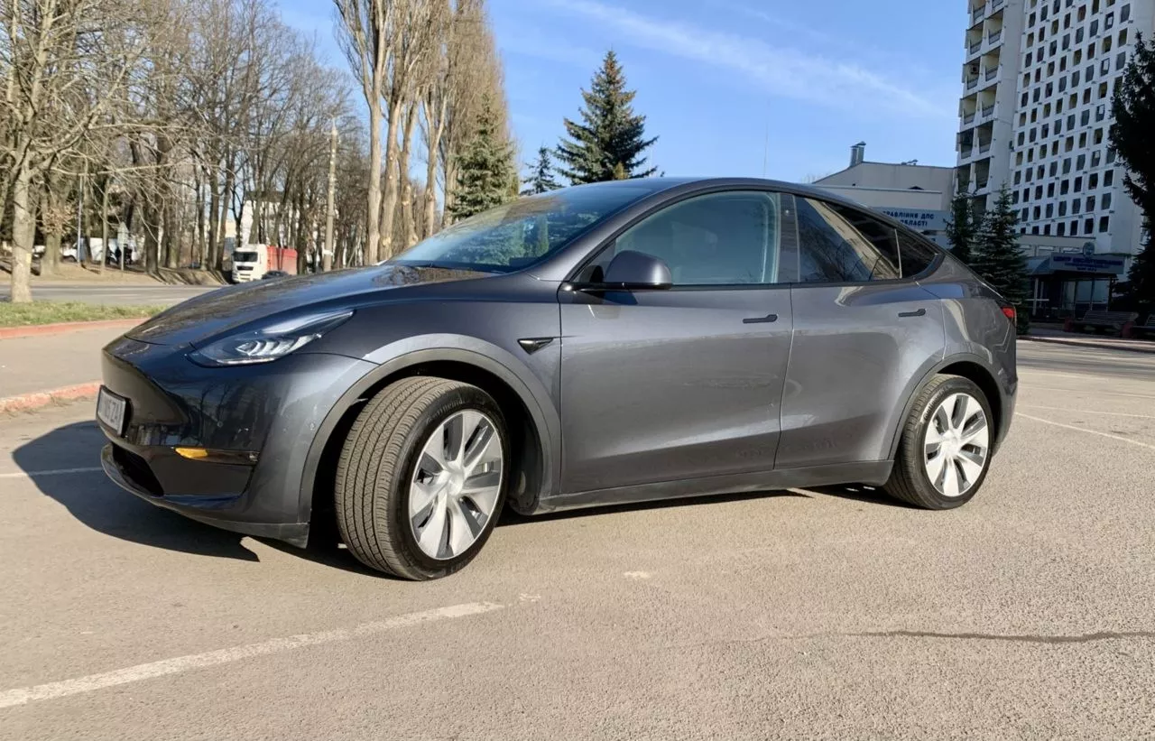 Tesla Model Y  65 kWh 202161