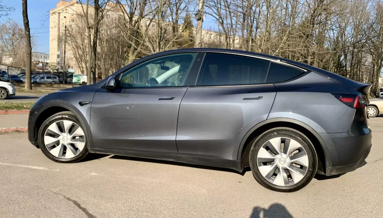 Tesla Model Y  65 kWh 202171