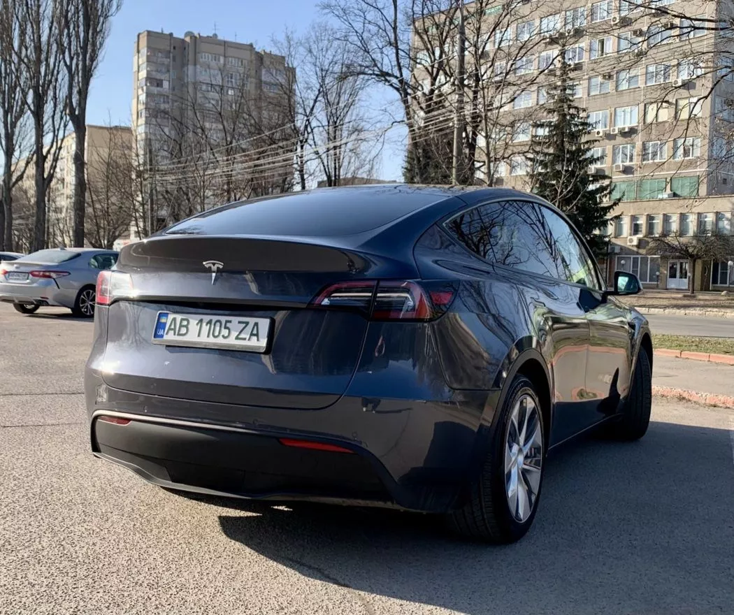 Tesla Model Y  65 kWh 2021101