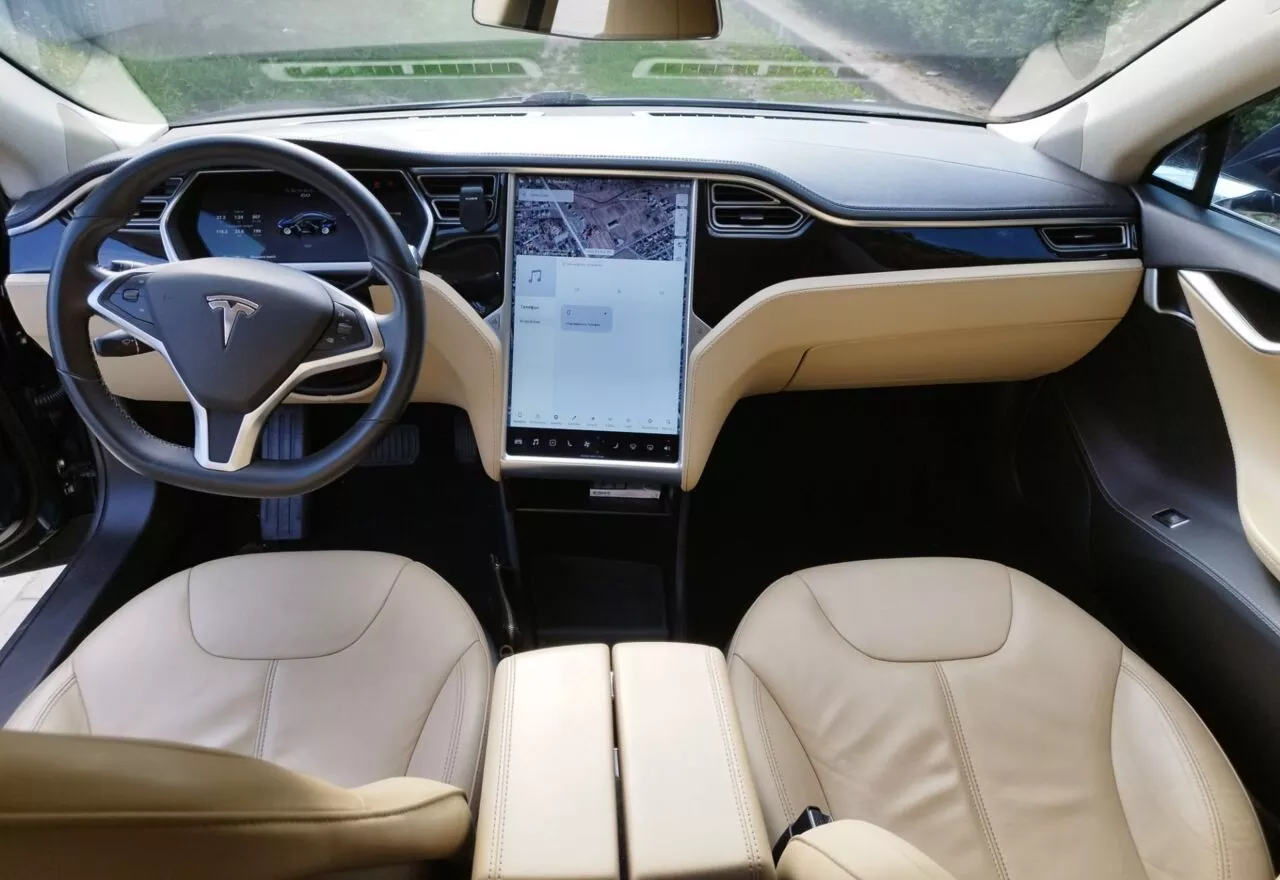 Tesla Model S  60 kWh 201471