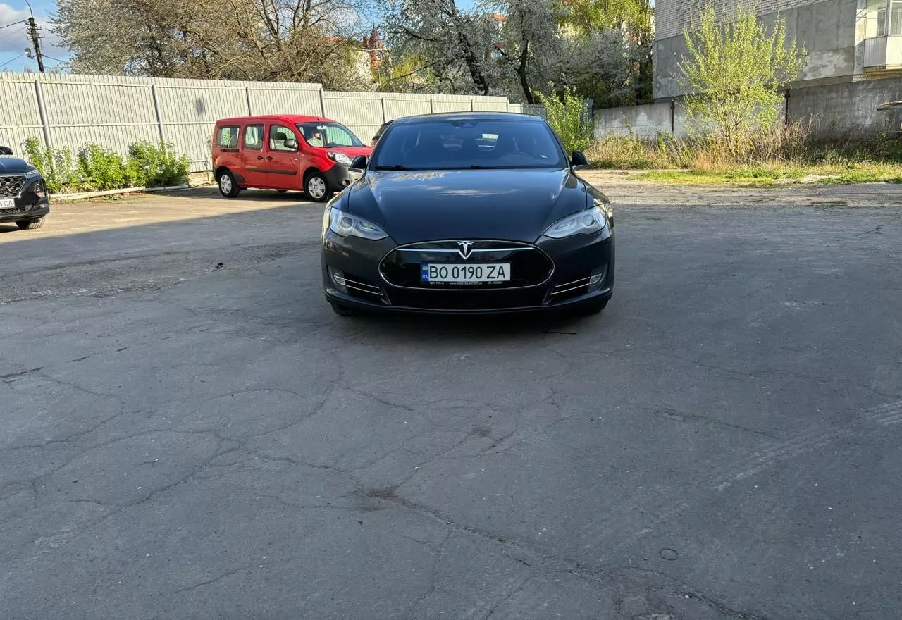 Tesla Model S  85 kWh 2015171