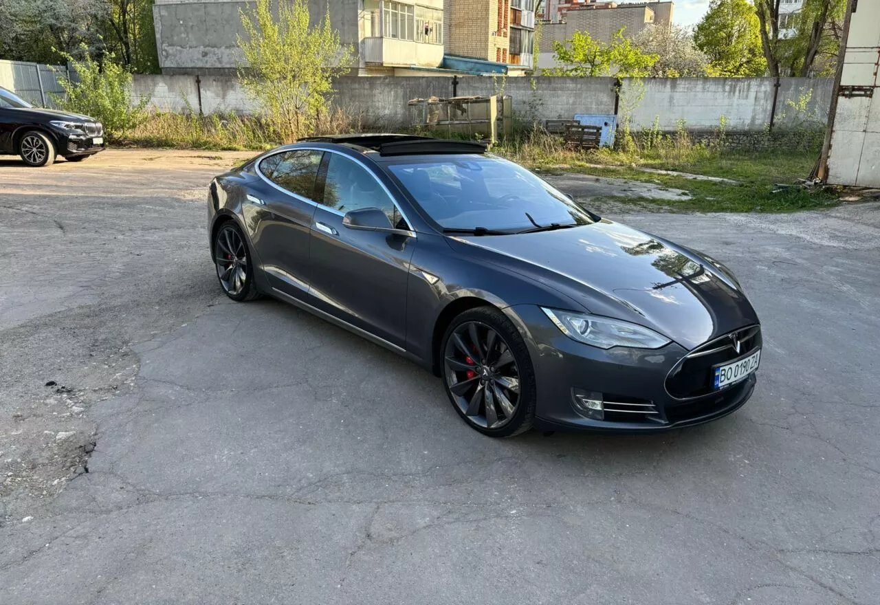 Tesla Model S  85 kWh 2015181