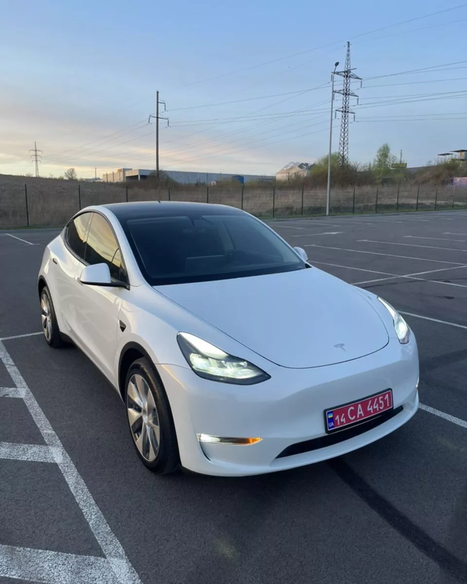 Tesla Model Y  202121