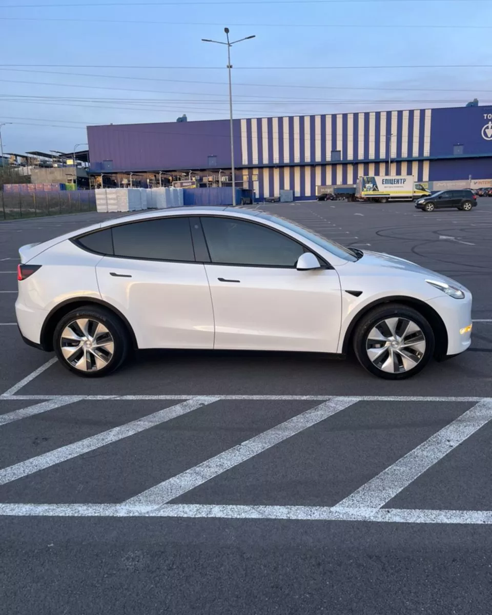 Tesla Model Y  202141