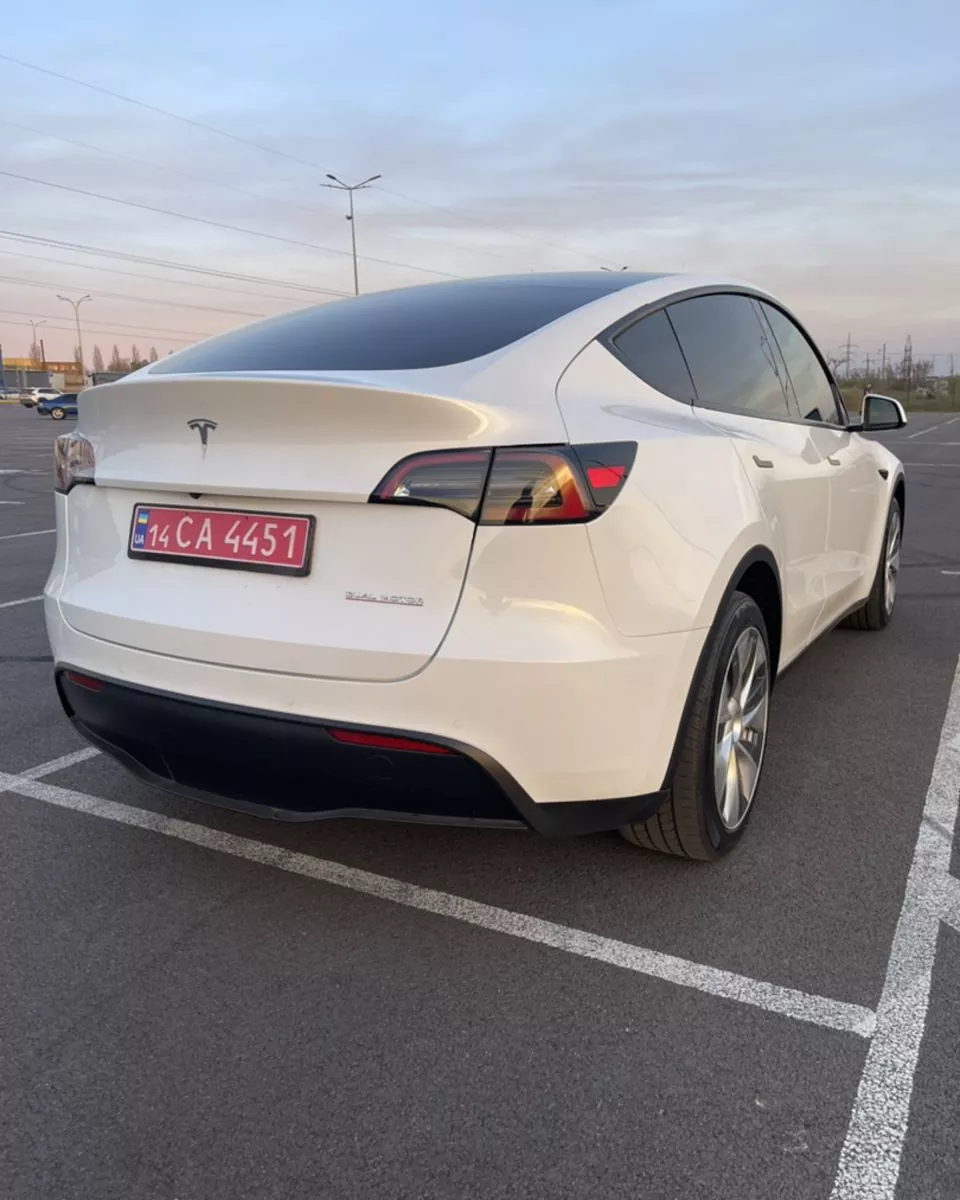 Tesla Model Y  2021131