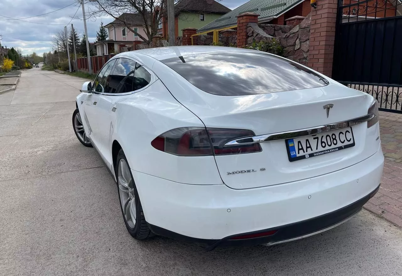 Tesla Model S  85 kWh 201431